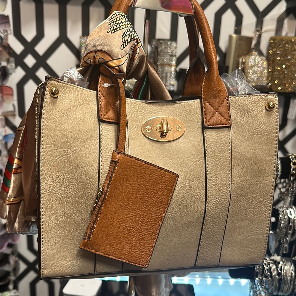 Elegant Tan and Cream Handbag
